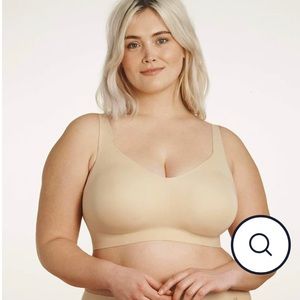 3X Beyond bra in sand